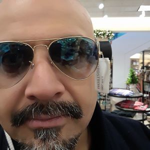 Meet your Posher, Raul